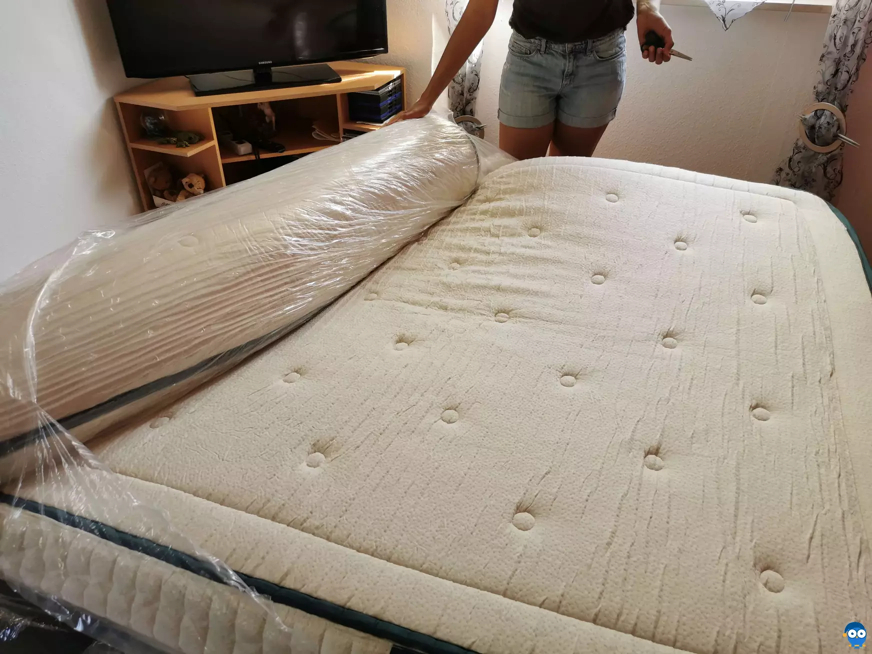 desempaquetar colchón enrollado